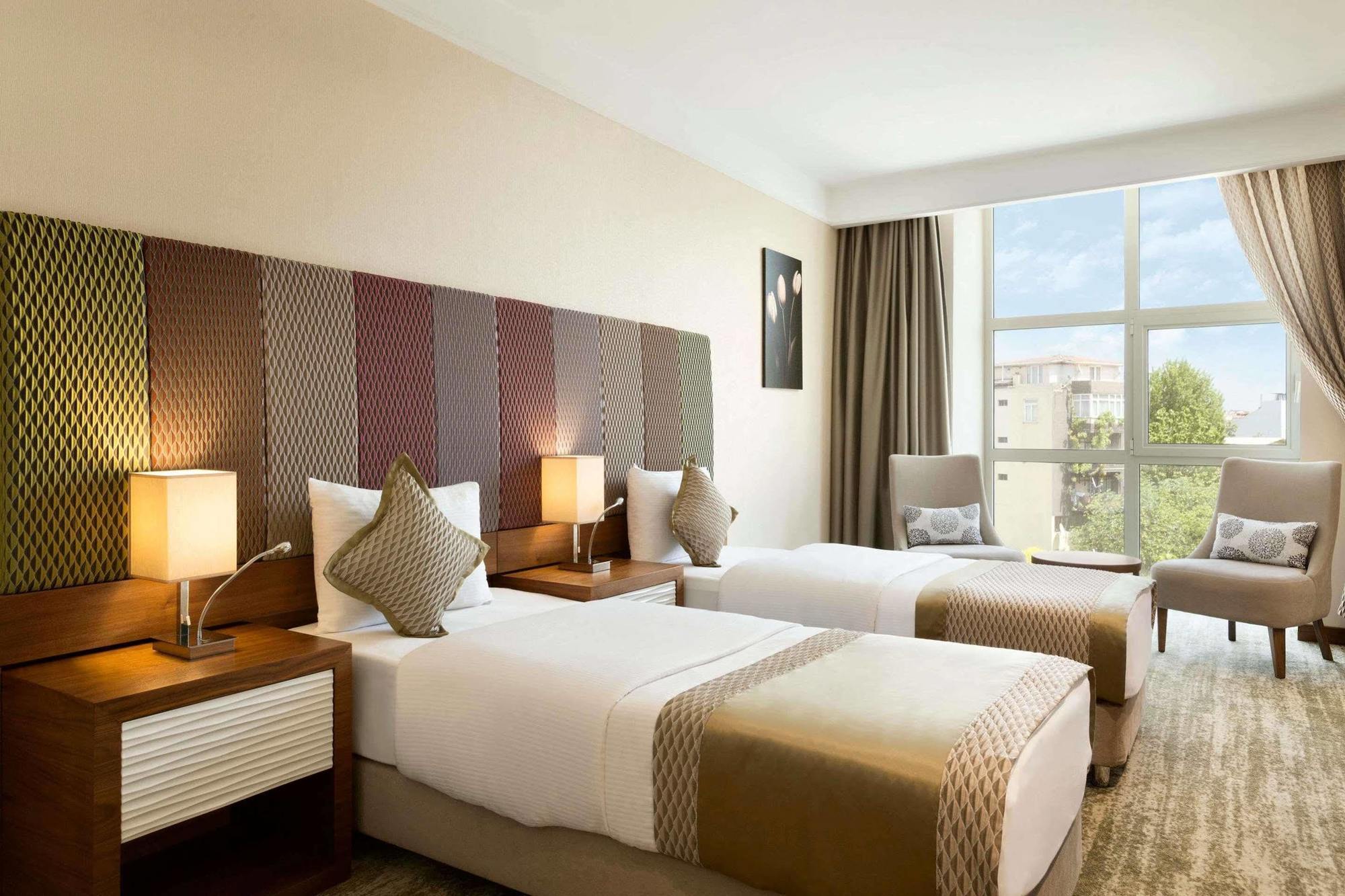 Отель Ramada By Wyndham Gemli̇K Гемлик Экстерьер фото