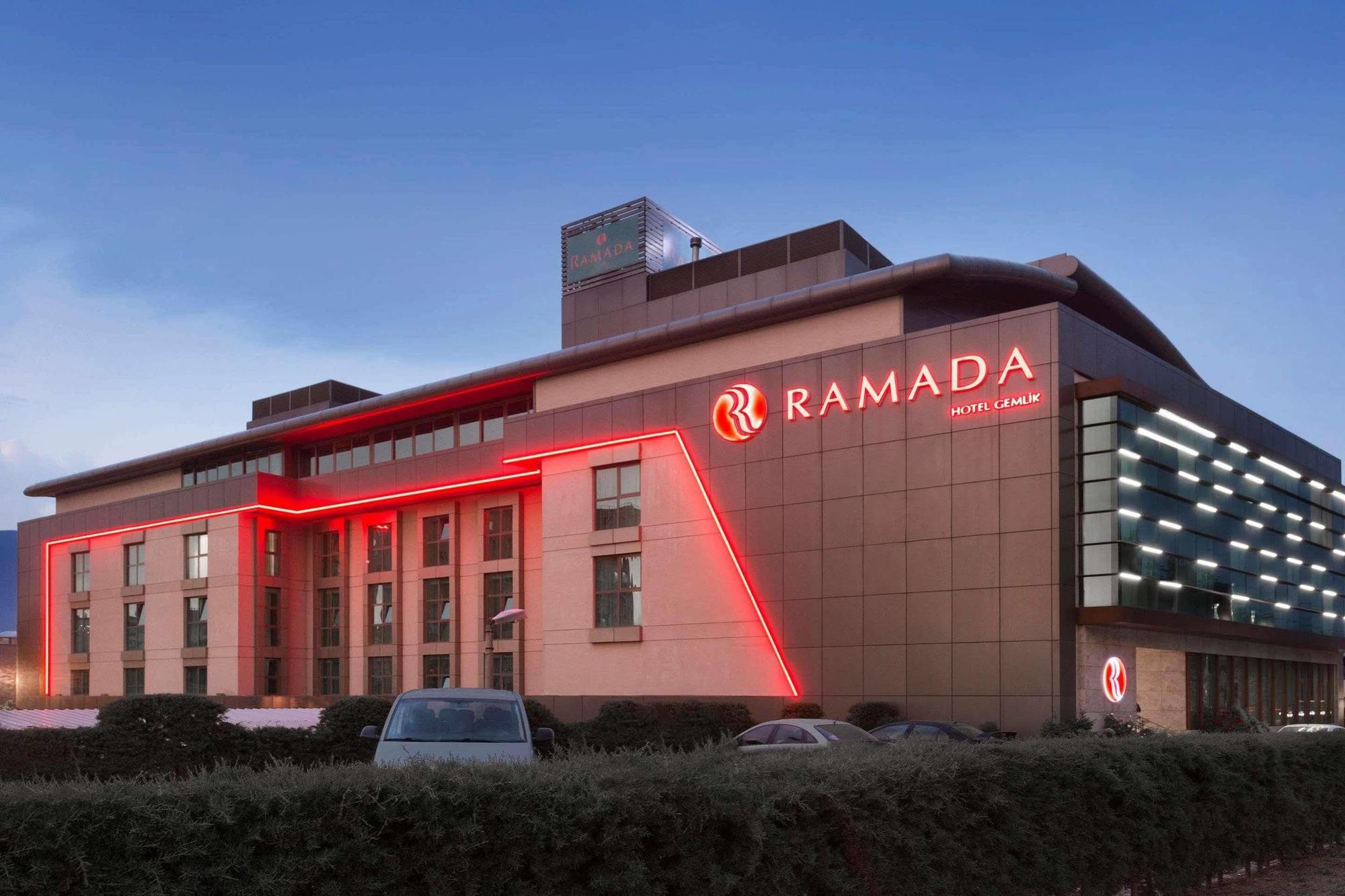 Отель Ramada By Wyndham Gemli̇K Гемлик Экстерьер фото